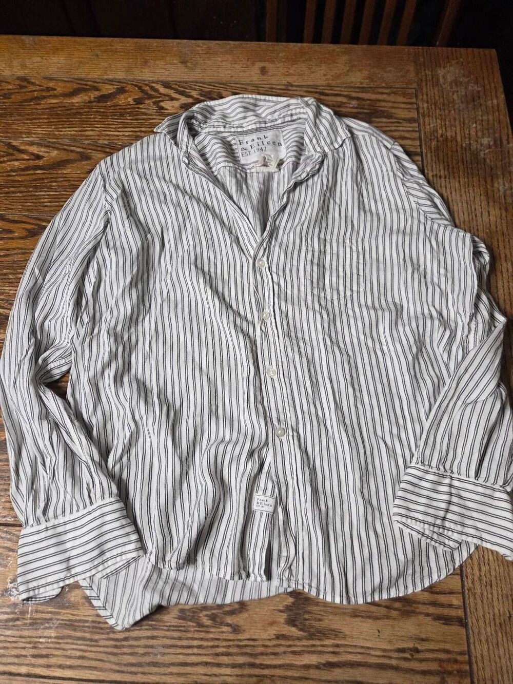 Frank&Eileen Eileen Pinstripe button down shirt sz Large